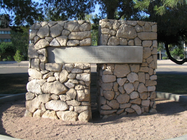 618x457 pixels (247K)